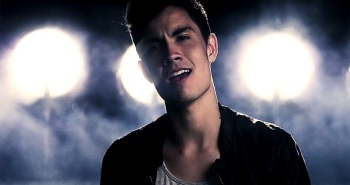 From http://music-daily.hu/2014/08/08/feldolgozas-sam-tsui-maps-maroon-5/